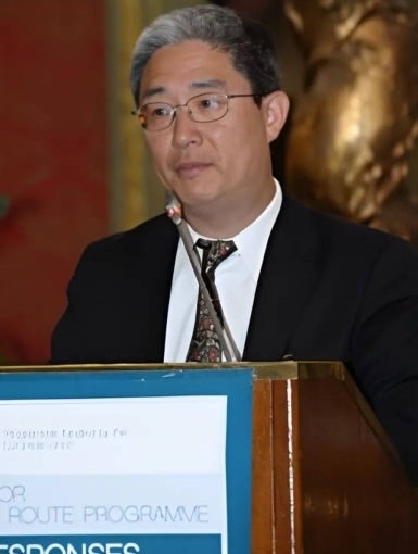 headshot of Bruce Ohr